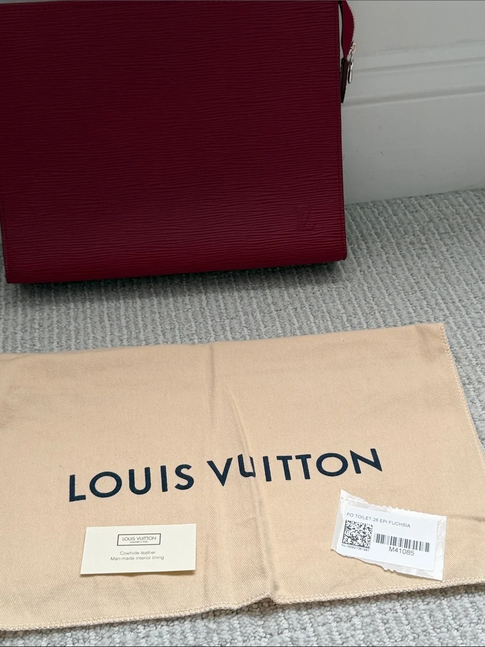 Louis Vuitton Pouch/Clutch in Epi Cowhide Leather - Fushia/Wine color